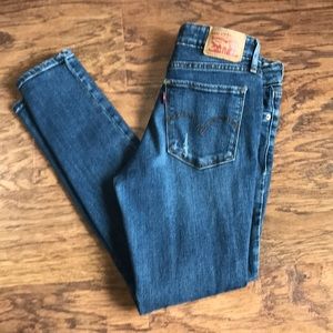 Levi’s 711 skinny medium wash jeans